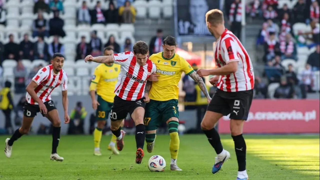 "Moja złość jest olbrzymia". Trener GKS Katowice komentuje przegraną z Cracovią