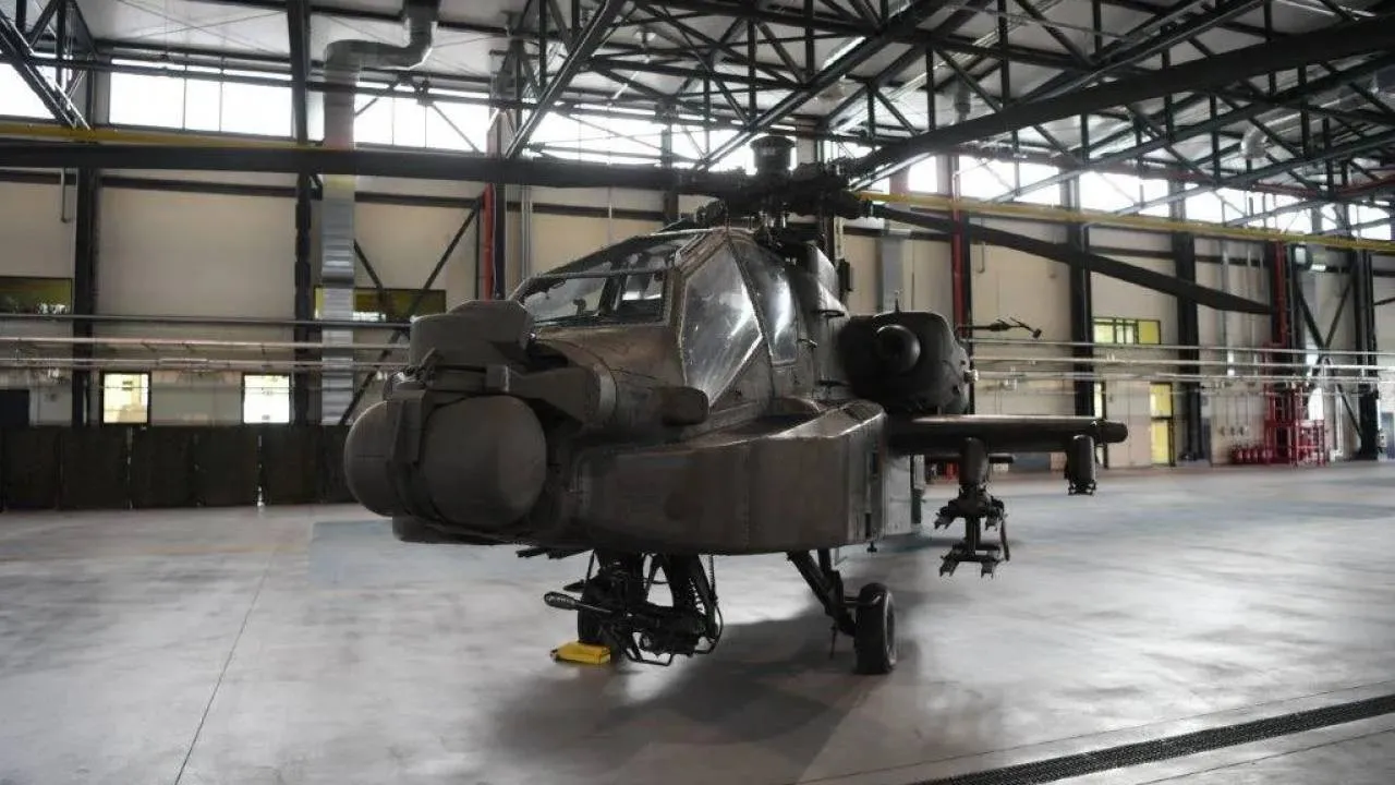 Rząd chwali się Apachami: "wielka szansa". A co mówili, kiedy umowę podpisał Mariusz Błaszczak?