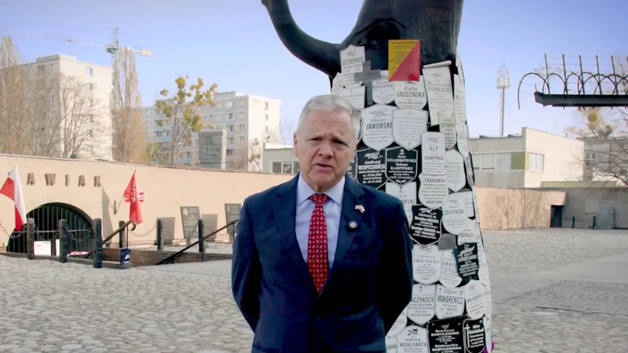 Tom Rose uczcił Polaków zamordowanych podczas Holokaustu. Przytoczył fragmenty Biblii! [WIDEO]