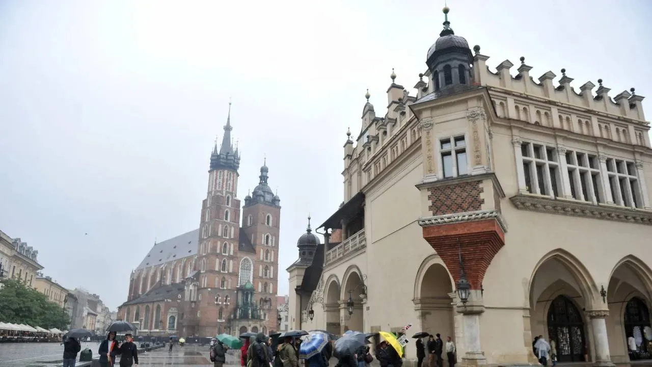 Dane ofiary pedofila i opis zbrodni rozesłany mailem. Do skandalu doszło w krakowskim ratuszu