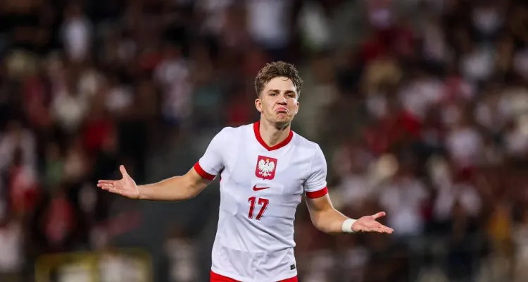 Tą reakcję na debiut w reprezentacji Polski trzeba zobaczyć! Oskar Pietuszewski zagrał z Albanią