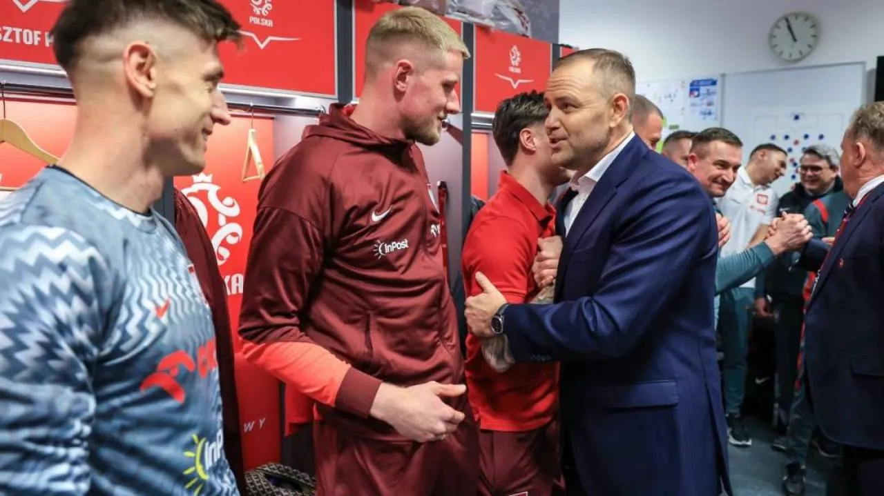 Prezydent Karol Nawrocki i reprezentanci Polski