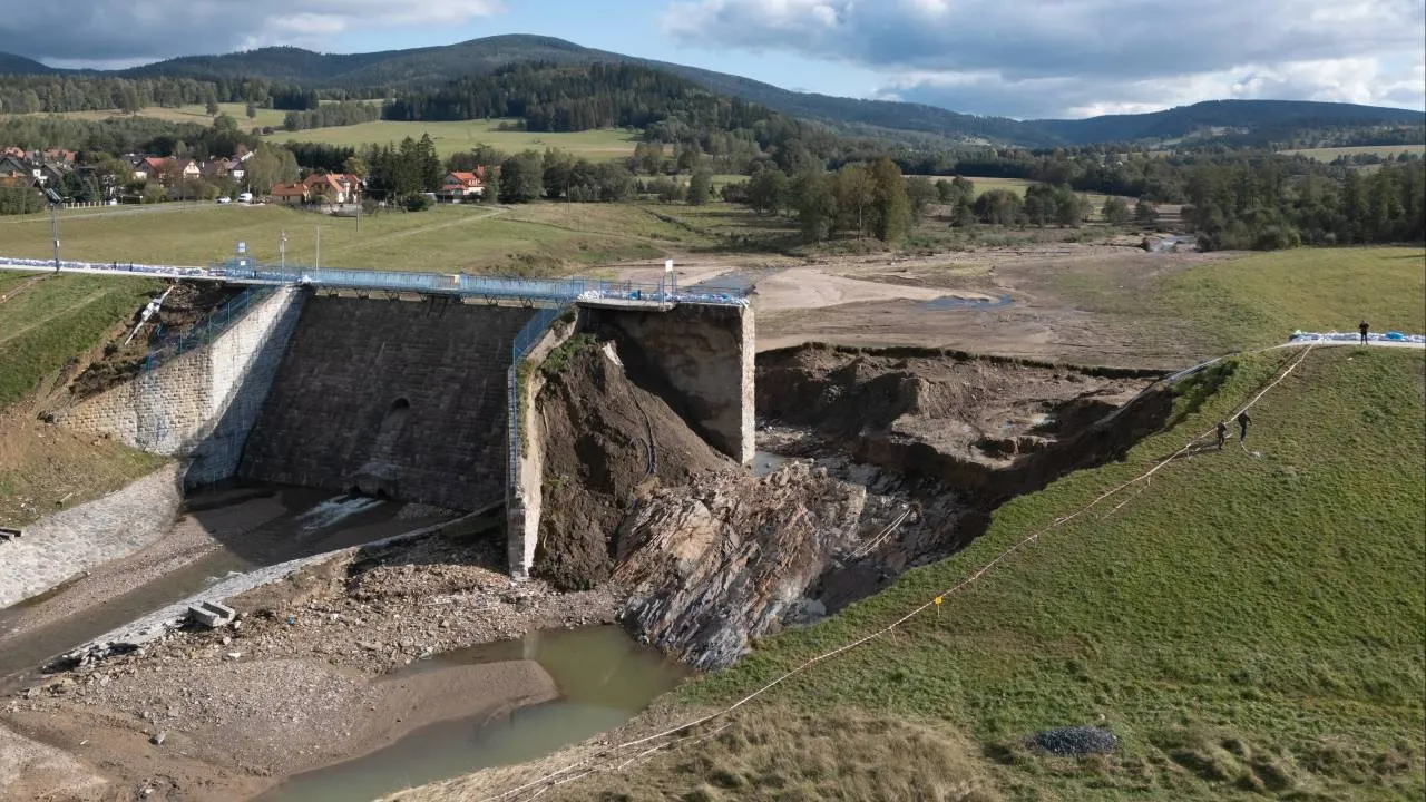 Opóźnia się odbudowa zapory po powodzi. Nie ma jeszcze projektu, a nowy zbiornik ma powstać do 2031 r.
