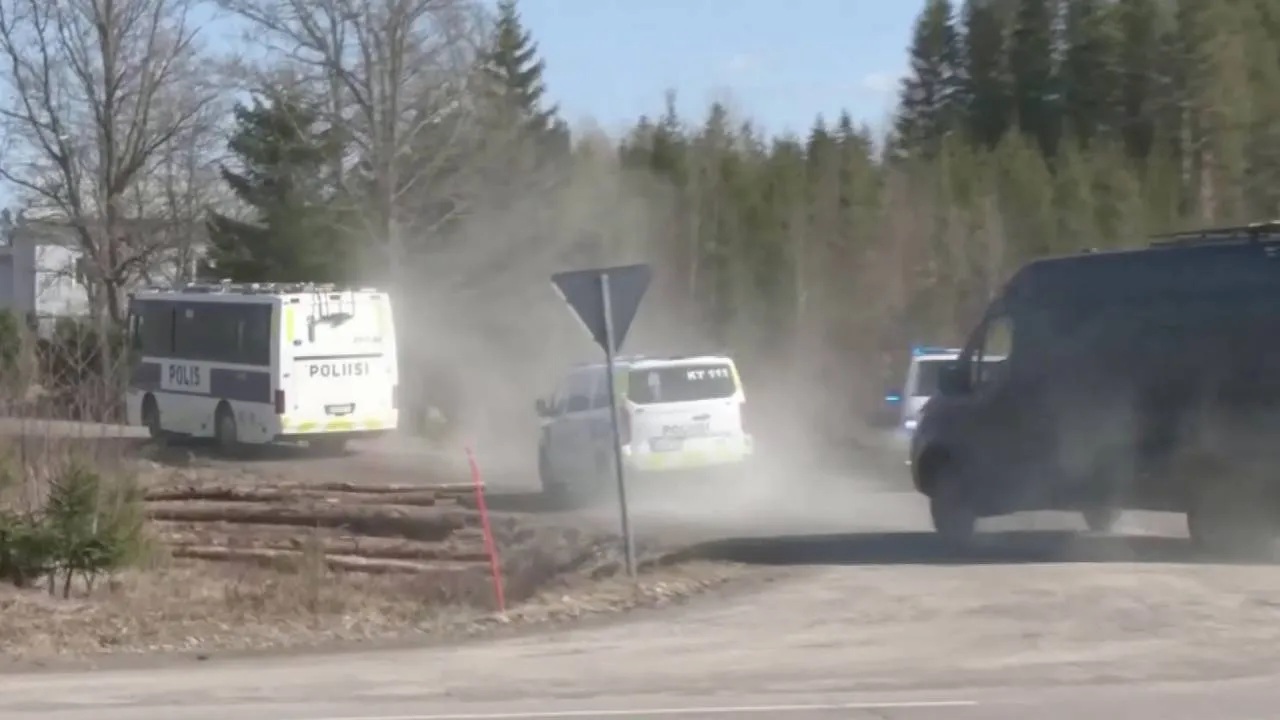 Finlandia: Drony naruszyły przestrzeń powietrzną. Kilka z nich spadło