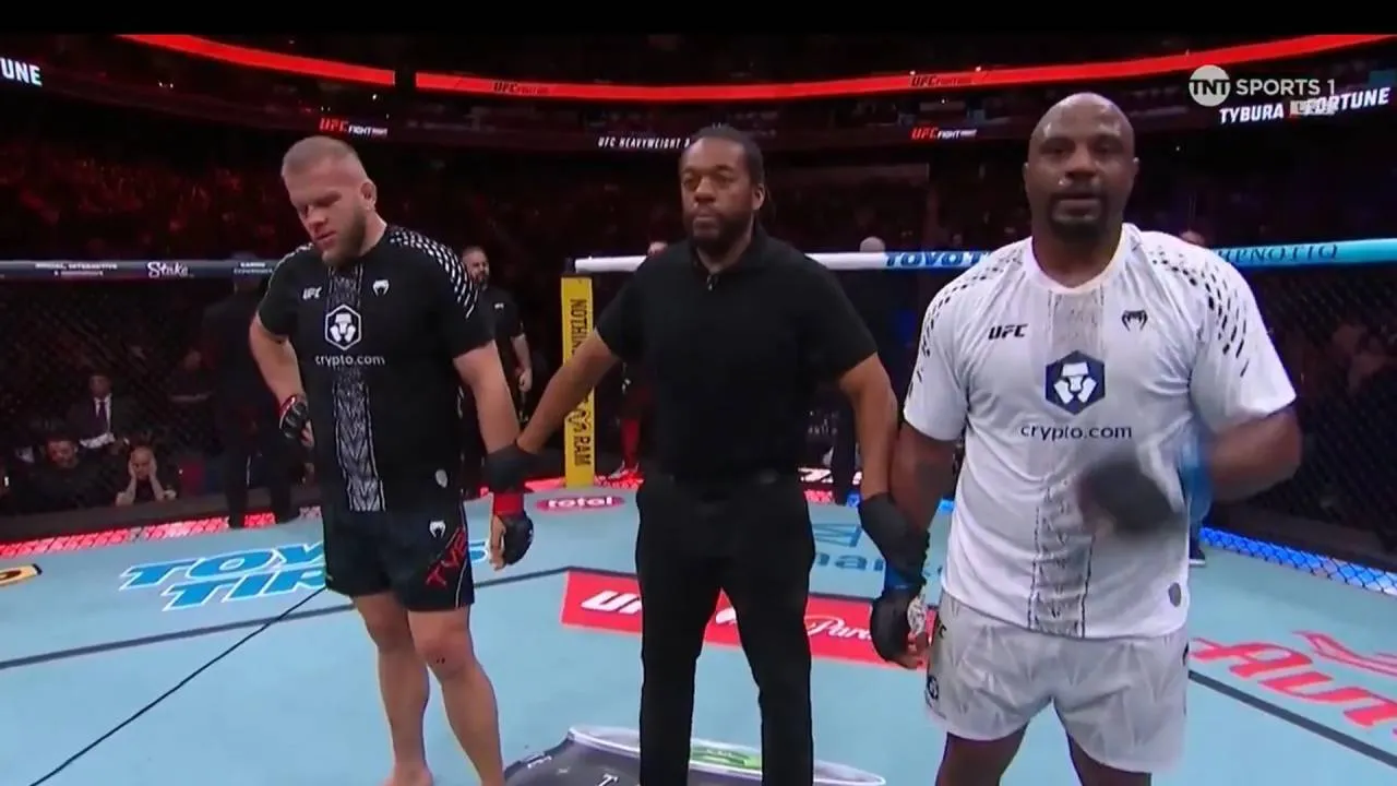 Ogłosili Polaka zwycięzcą na gali UFC, a później... Absurdalne sceny w Seattle [WIDEO]