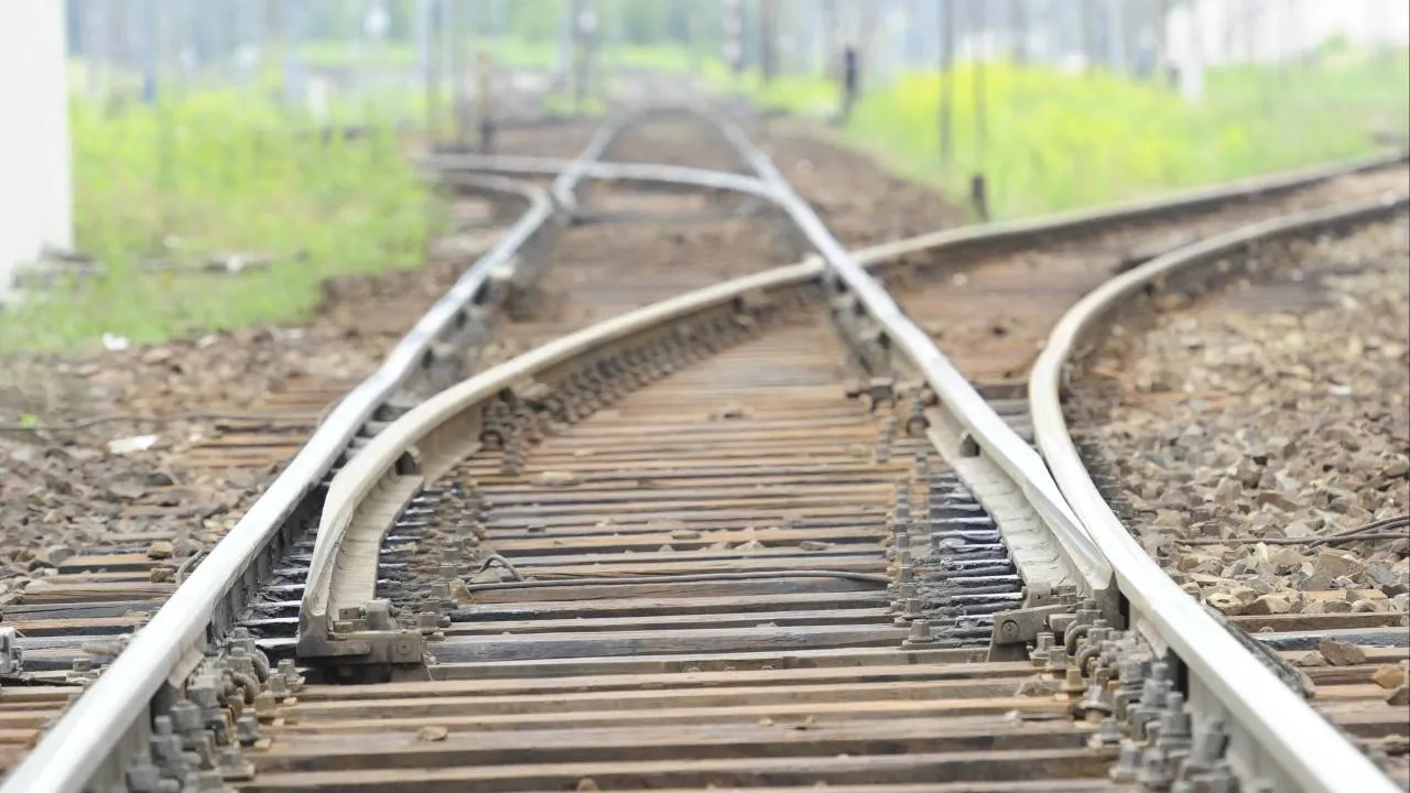Makabryczny wypadek na torach. Mężczyzna wtargnął pod skład pociągu