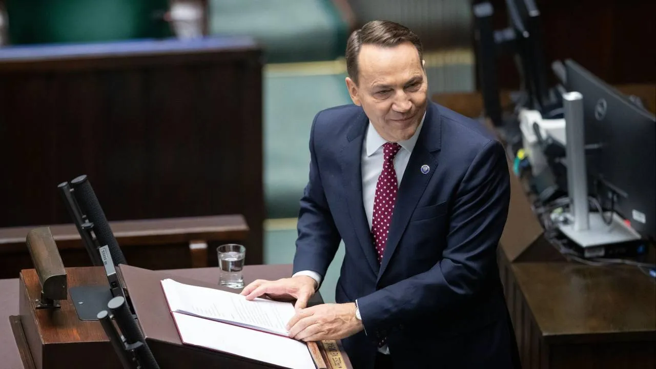 Kiepski żart szefa polskiej dyplomacji. "Wielu kierowników placówek niestety uwierzyło"