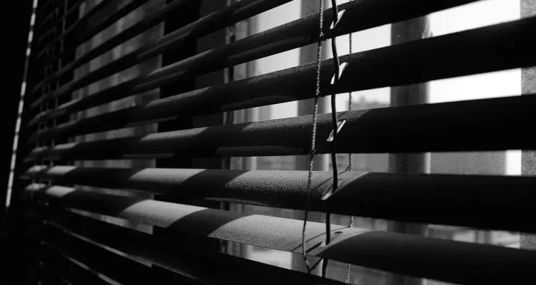 Koszmar w Wadowicach. 6-latka wypadla z okna mieszkania na 3. piętrze