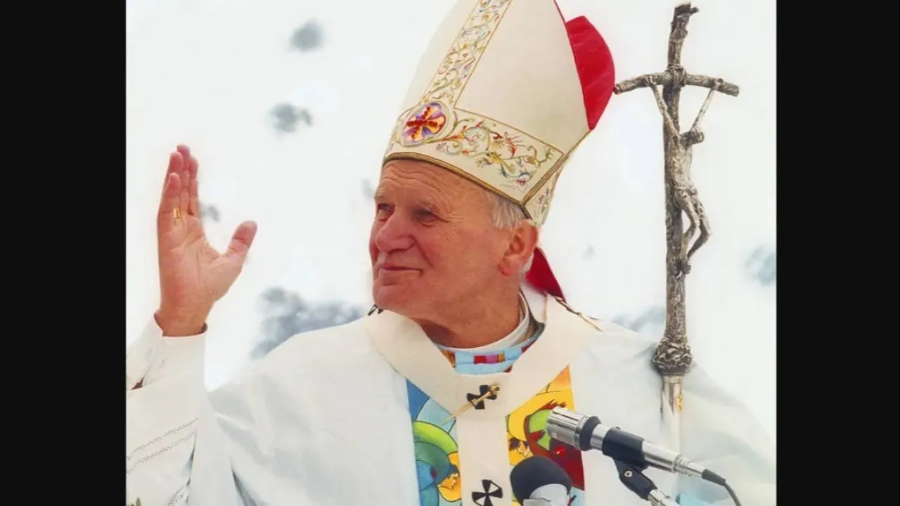 Polacy czuwali na placu św. Piotra. Modlili się w rocznicę śmierci św. Jana Pawła II