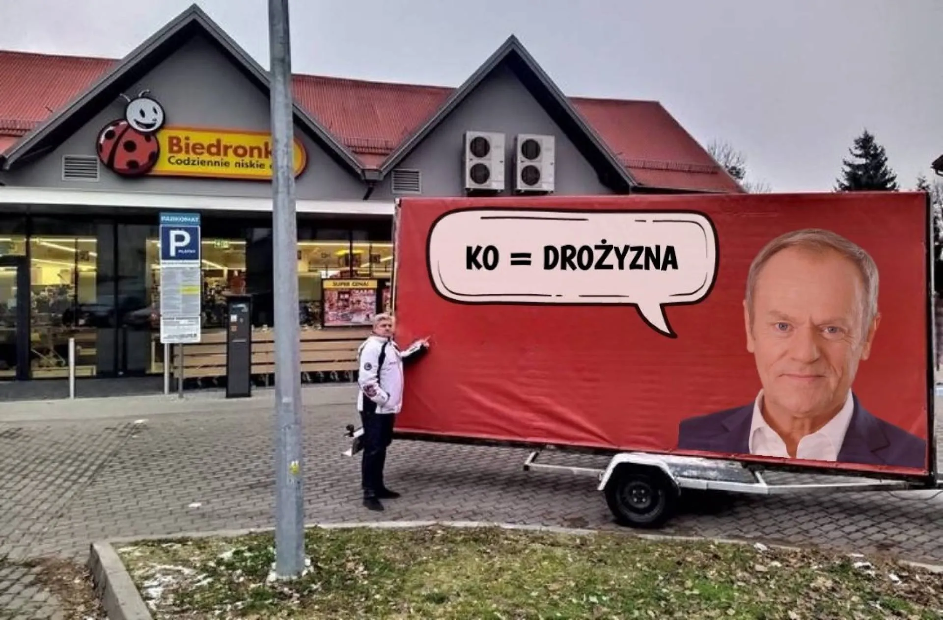 Przed sklepem