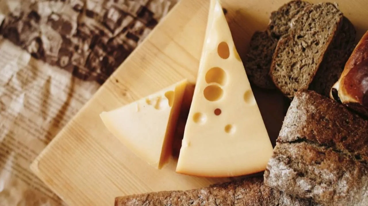 Groźna bakteria w popularnym serze