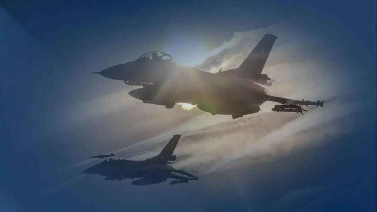 Rosjanie bombardują Ukrainę. Myśliwce nad Polską poderwane na godzinę