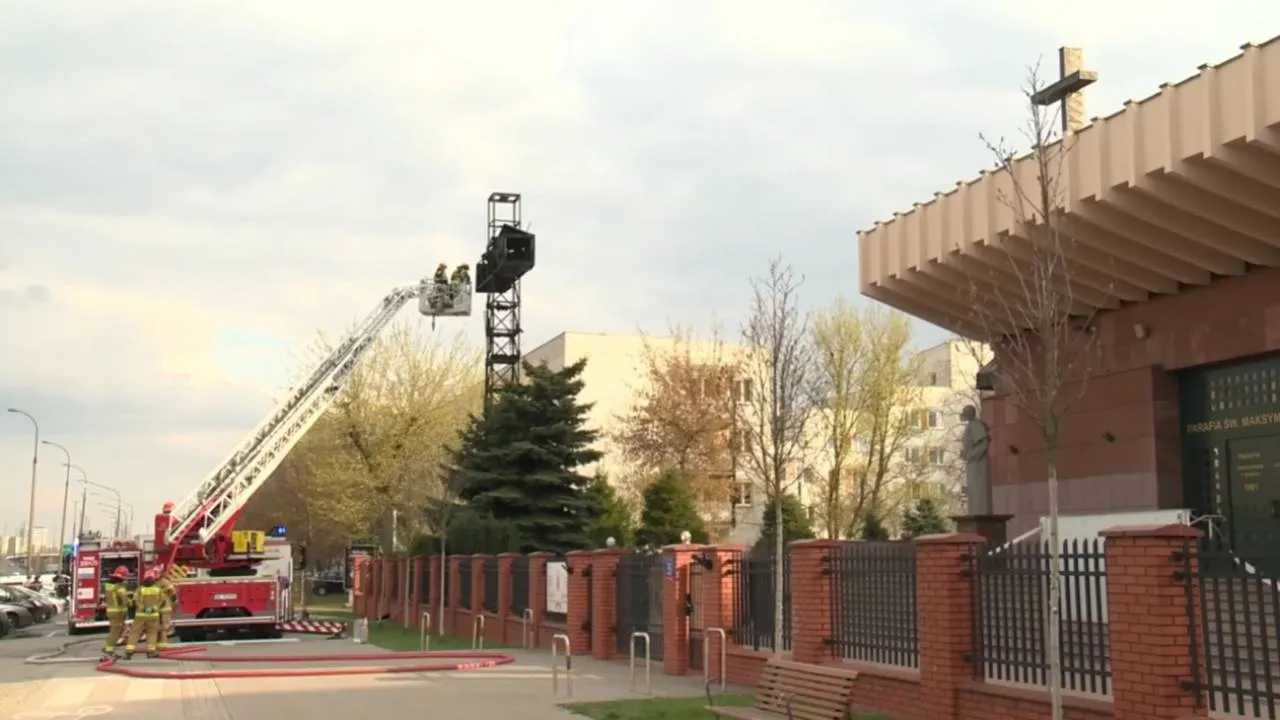 Pożar krzyża papieskiego. Policja wskazała wstępną przyczynę