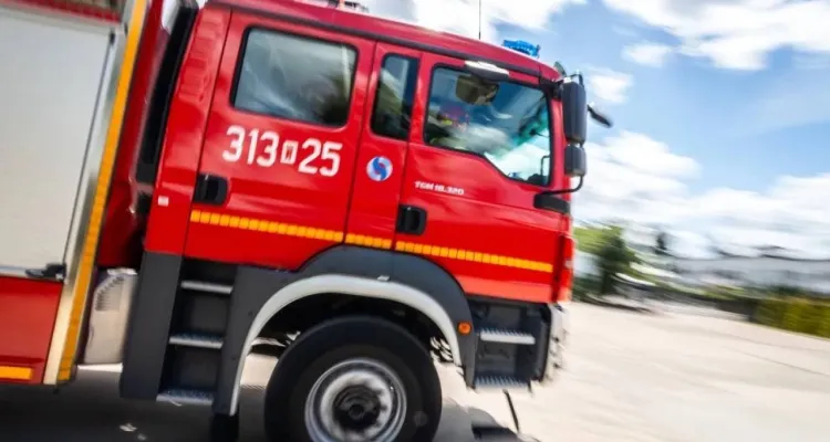 Ponad 2000 interwencji w związku z silnym wiatrem. Strażacy wystosowali apel