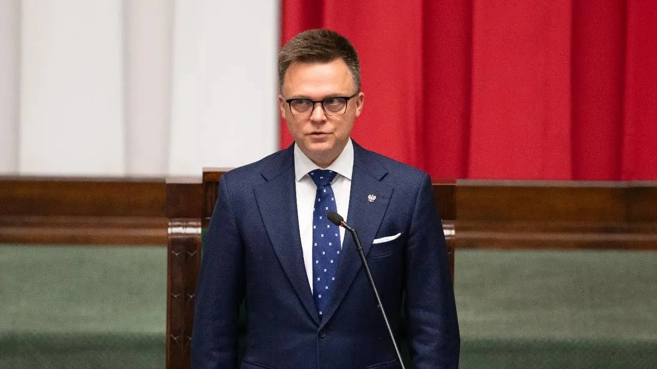 Złożyli ślubowanie wobec prezydenta, potem poszli na hucpę Czarzastego. Wymowny komentarz Hołowni [WIDEO]