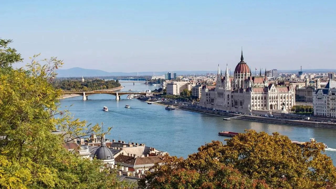 Orban milczy, Magyar prosi o cierpliwość. Ostatnie minuty przed pierwszymi wynikami