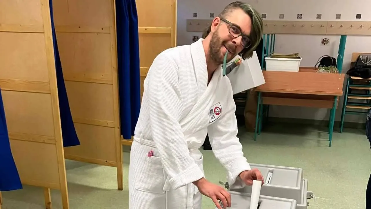 Wybory nie tylko na poważnie. Ta partia na Węgrzech robi wszystko, by było o niej głośno