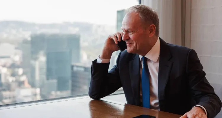 "Kamień z serca!". Tusk zadowolony z wygranej Magyara. Mówił o... "autorytarnych rządach"