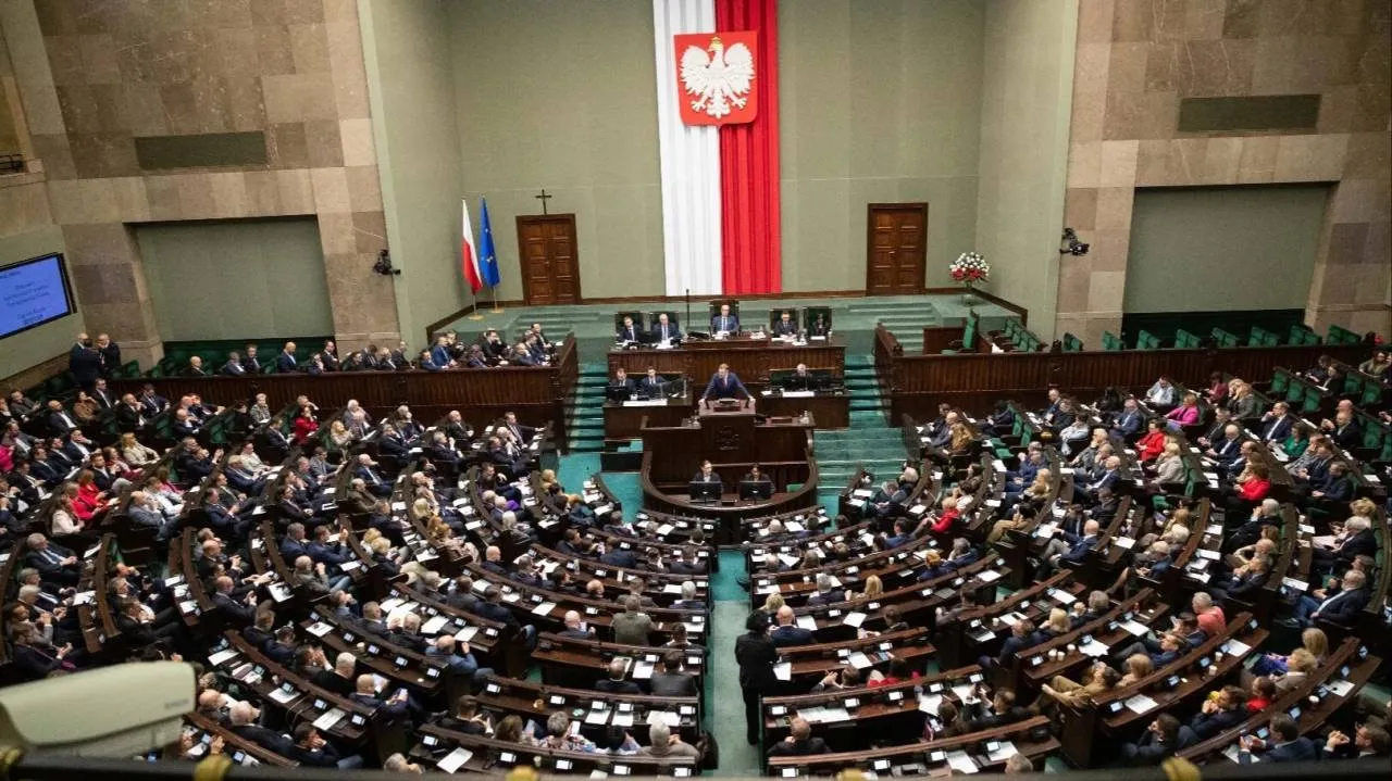 Z kim w jednej koalicji? Poseł PiS: Powinniśmy rozmawiać ze wszystkimi poza... [ZOBACZ]