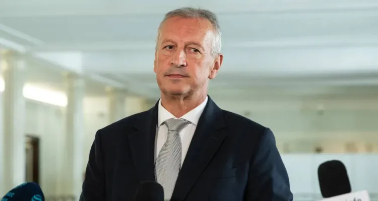 Mimo wyroku sądu, Dobrzyński idzie w zaparte. „Brnięcie w absurdy prawne”