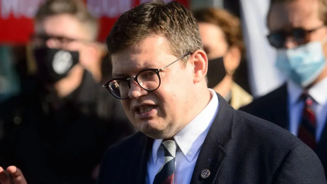 Markiewicz okłamał opinię publiczną? Ogłosił, że zrzekł się urzędu sędziego, sąd tego nie potwierdza