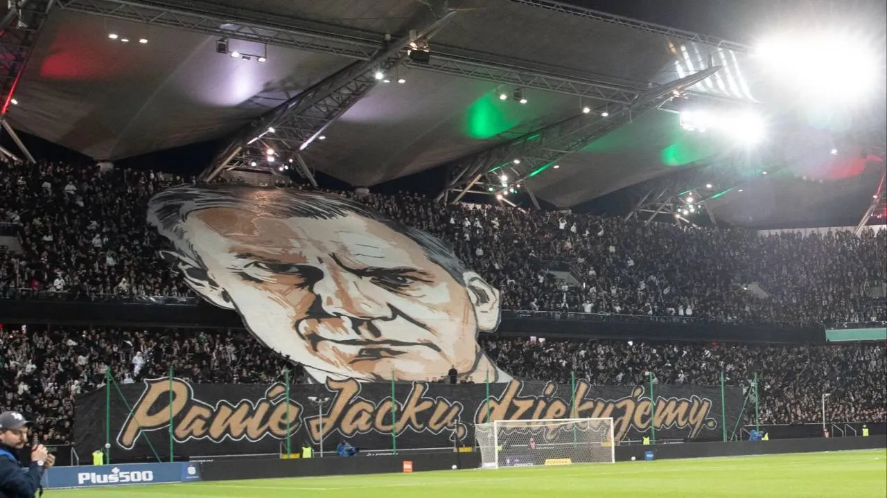 Wzruszające chwile na Legii. Rodzina Jacka Magiery podziękowała kibicom
