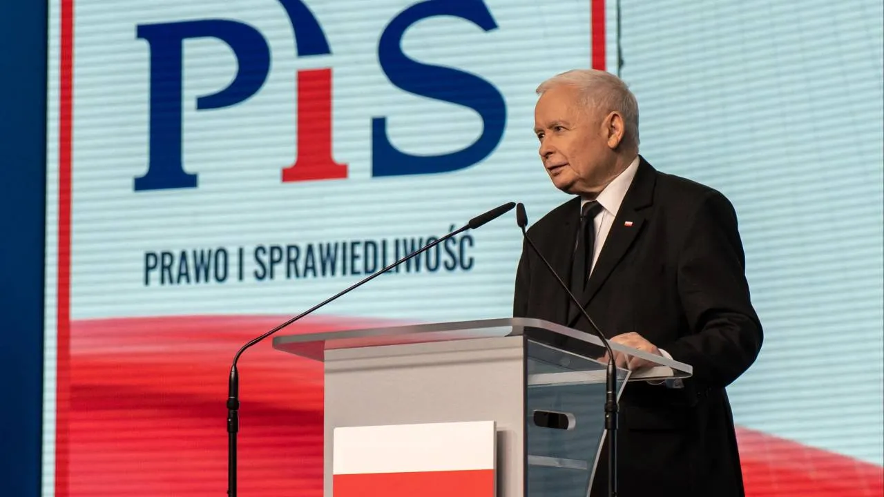 Rada Ekspercka zamiast buntu. Prezes PiS zaniepokojony, ale sprzeciwia się wyrzucaniu z partii