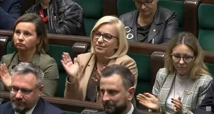 Jak zagłosuje PSL ws. dymisji Hennig-Kloski? "Co najmniej 6-7 głosów będzie za odwołaniem tej baby" [ZOBACZ]