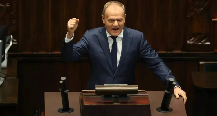 Tusk kontra fakty ws. Zondacrypto. Rzecznik PiS zadał mu ważne pytanie [ZOBACZ]