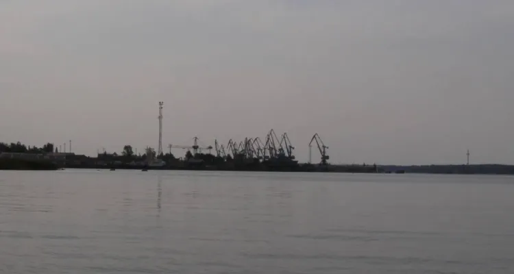 Atak na rosyjski port nad Bałtykiem. Znajduje się tam magazyn paliw