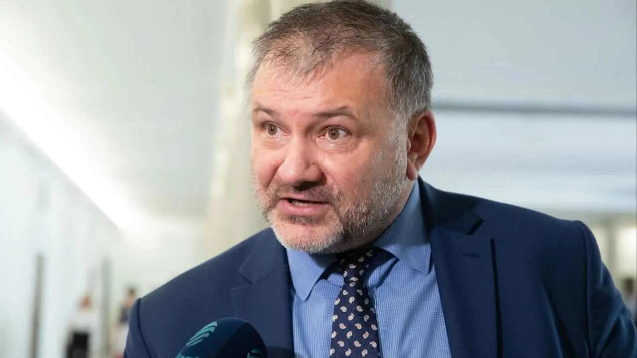 Żurek o "blokowaniu pracy sędziów" TK. Ostra odpowiedź: „Dobrze się kłamie w miłym towarzystwie?”