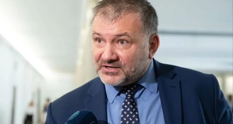 Żurek o "blokowaniu pracy sędziów" TK. Ostra odpowiedź: „Dobrze się kłamie w miłym towarzystwie?”