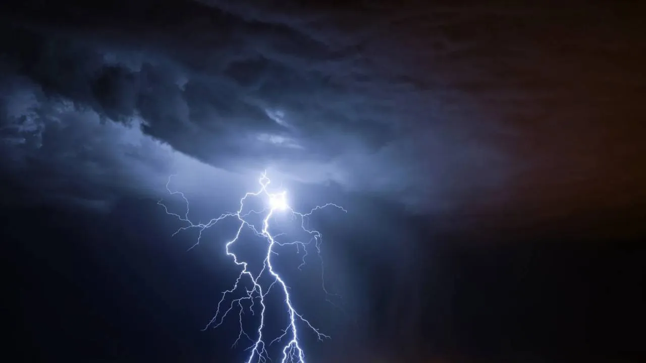 Ekstremalne burze i tornada uderzyły w USA. Poważne zniszczenia w wielu miastach