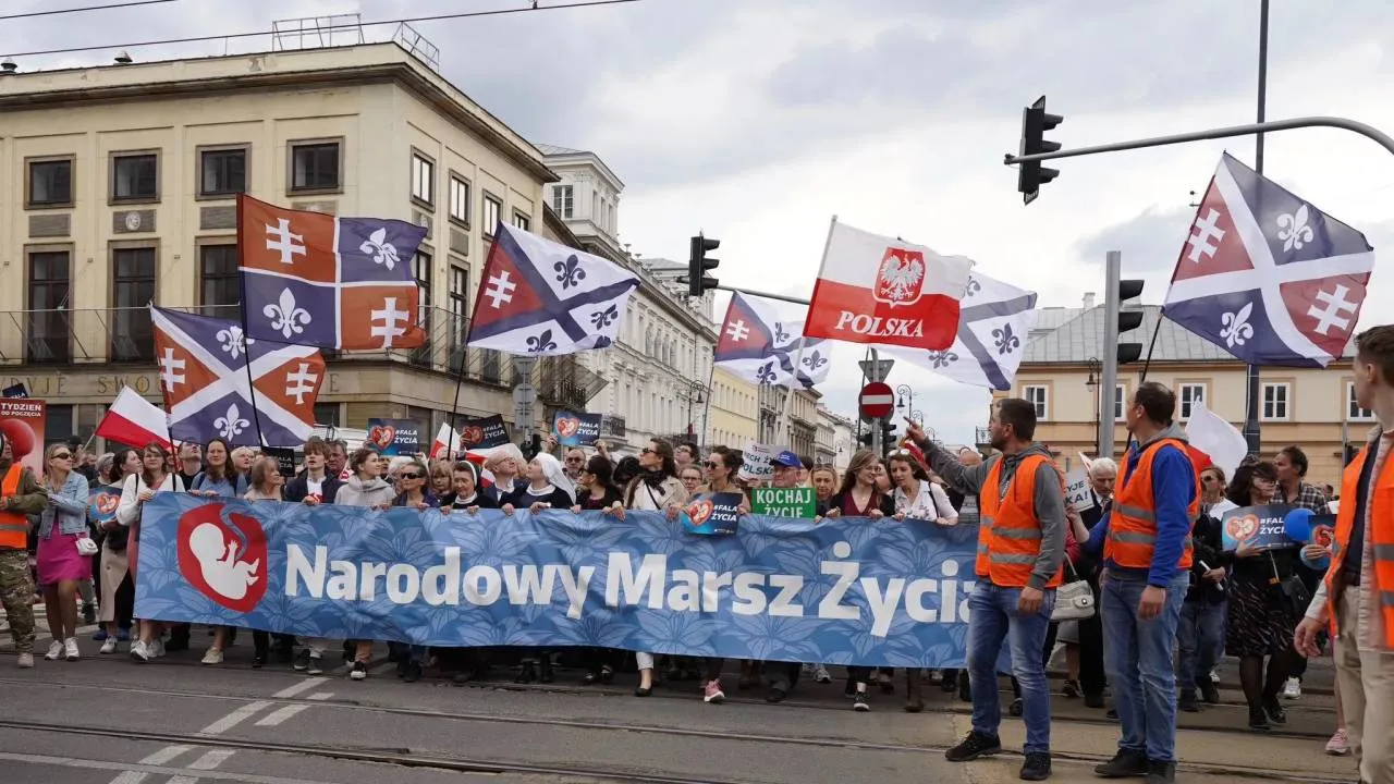Wyjdź na Plac Zamkowy i pokaż, co jest ważne. Narodowy Marsz Życia już dziś w Warszawie!