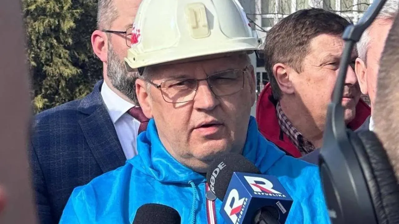 Skandal w kopalni "Silesia". Rząd mówił o braku zwolnień, a na bruk trafia 120 osób, w tym szef "Solidarności"