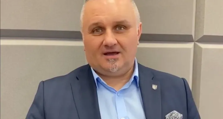 Afera marynarkowa pogrąży starostę nyskiego? Polityk zawiesza członkowstwo w KO