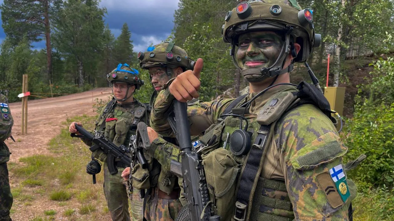 Finlandia powołuje rezerwistów. "Wzmożona aktywność dronów"