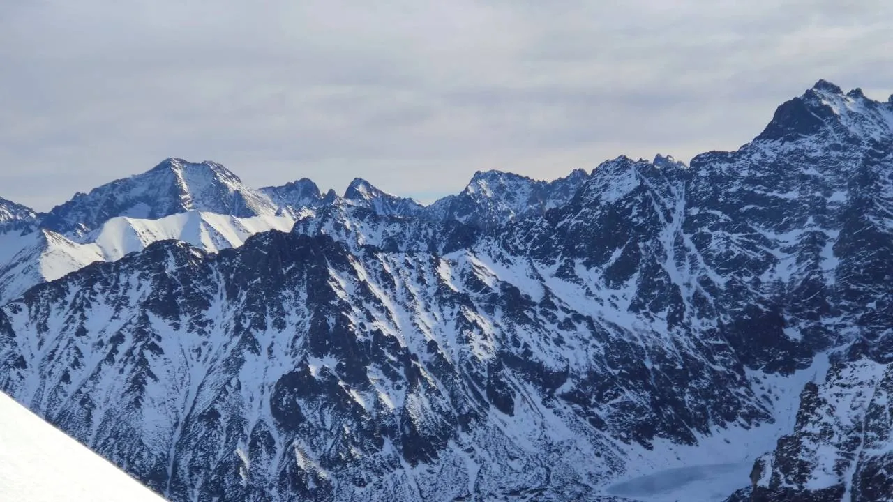 Śnieg nie odpuszcza w Tatrach. Temperatura sięgnęła -8 stopni