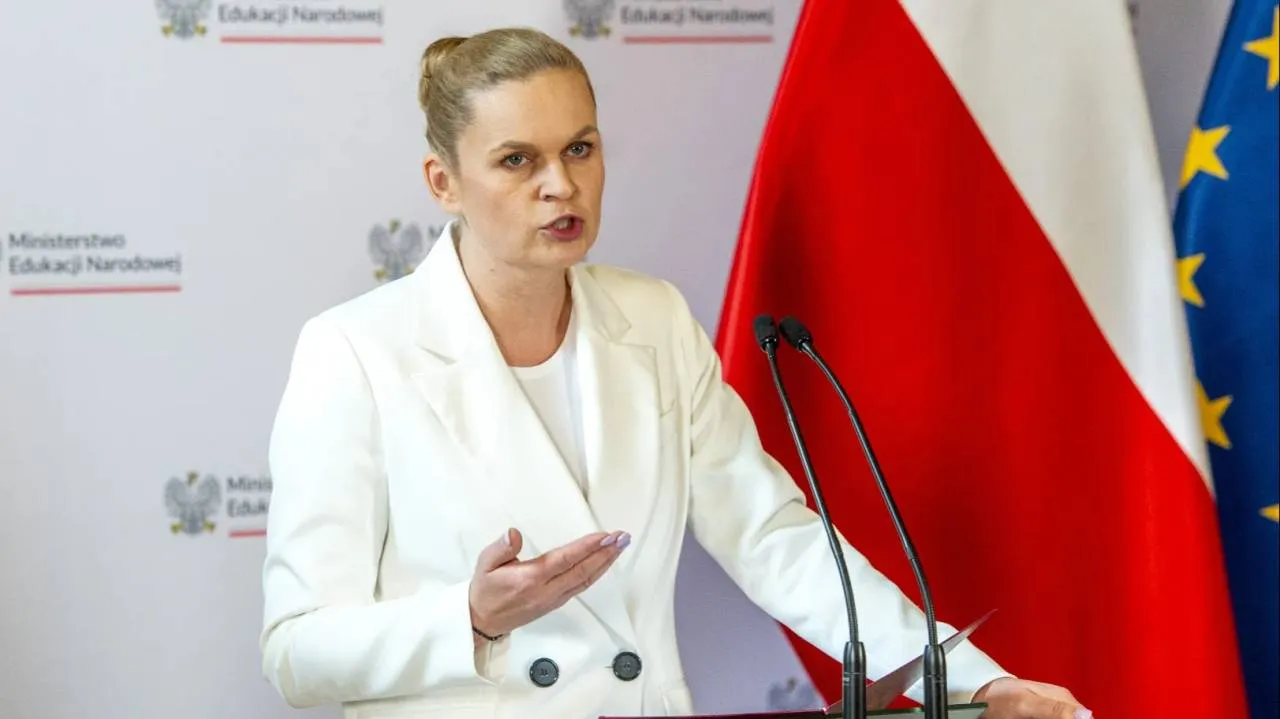 Chcą to zrobić w szkołach. Co dalej z projektem Nowackiej? "Ponad 100 stron uwag"