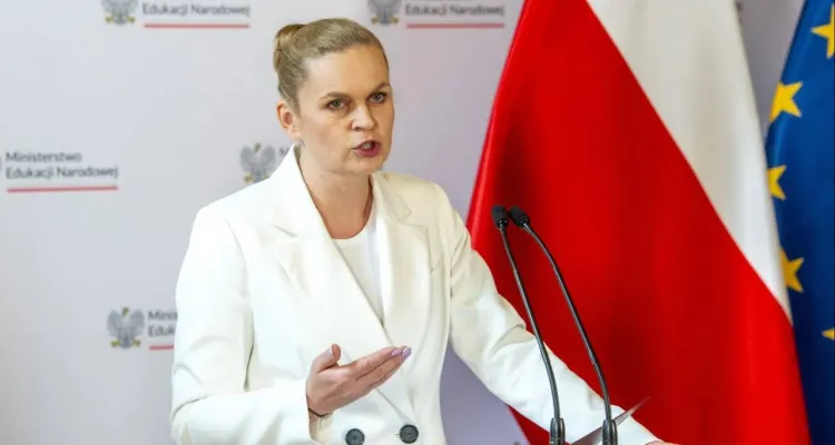 Chcą to zrobić w szkołach. Co dalej z projektem Nowackiej? "Ponad 100 stron uwag"