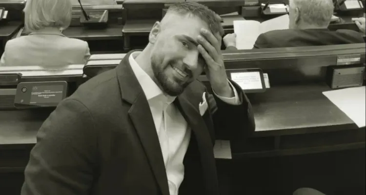 "Był wyjątkową osobą, trudno uwierzyć". Kondolencje od polityków po śmierci Łukasza Litewki