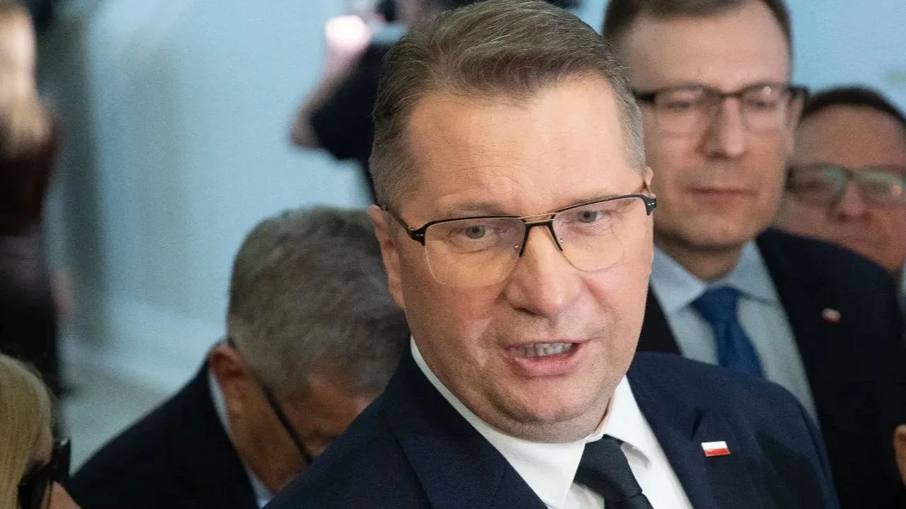 Po interwencji Czarnka rząd zmienia kurs. Jest deklaracja w sprawie „Łucznika”