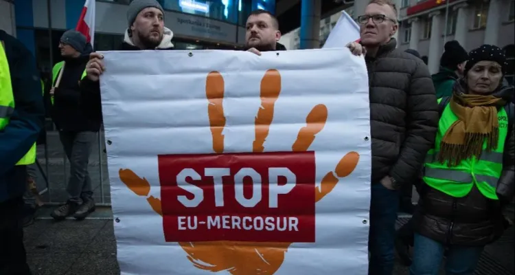 Krajewski twierdzi, że od pierwszego dnia blokował Mercosur. Dostał odpowiedź: Kłamstwo ma krótkie nogi