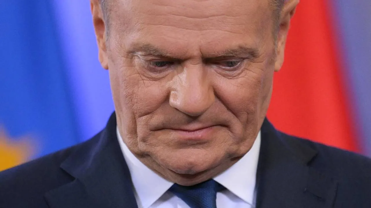 Najnowszy sondaż nie daje szans rządowi Tuska. Pomiędzy KO a PiS tylko 4 pproc.