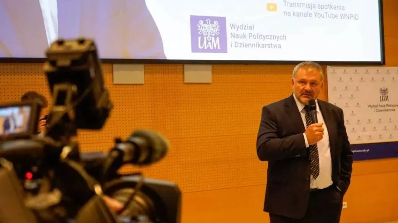 Żurek występował przed studentami UAM. Skarżył się na Ziobrę i... prezydenta Nawrockiego [ZOBACZ]