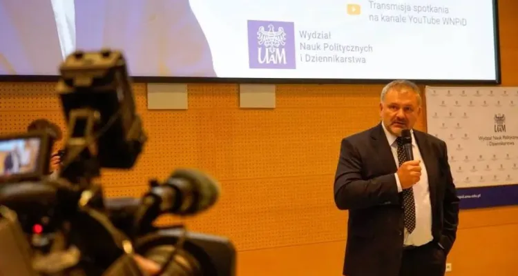 Żurek występował przed studentami UAM. Skarżył się na Ziobrę i... prezydenta Nawrockiego [ZOBACZ]