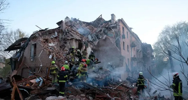 Rosja uderzyła nocą. Pod gruzami budynków mogą być ludzie