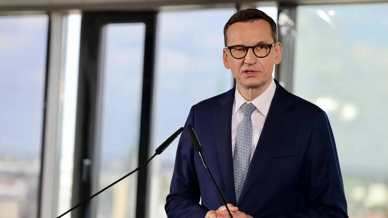 "Szybujmy na dwóch skrzydłach". Morawiecki: Musimy zmierzyć z nowoczesnością