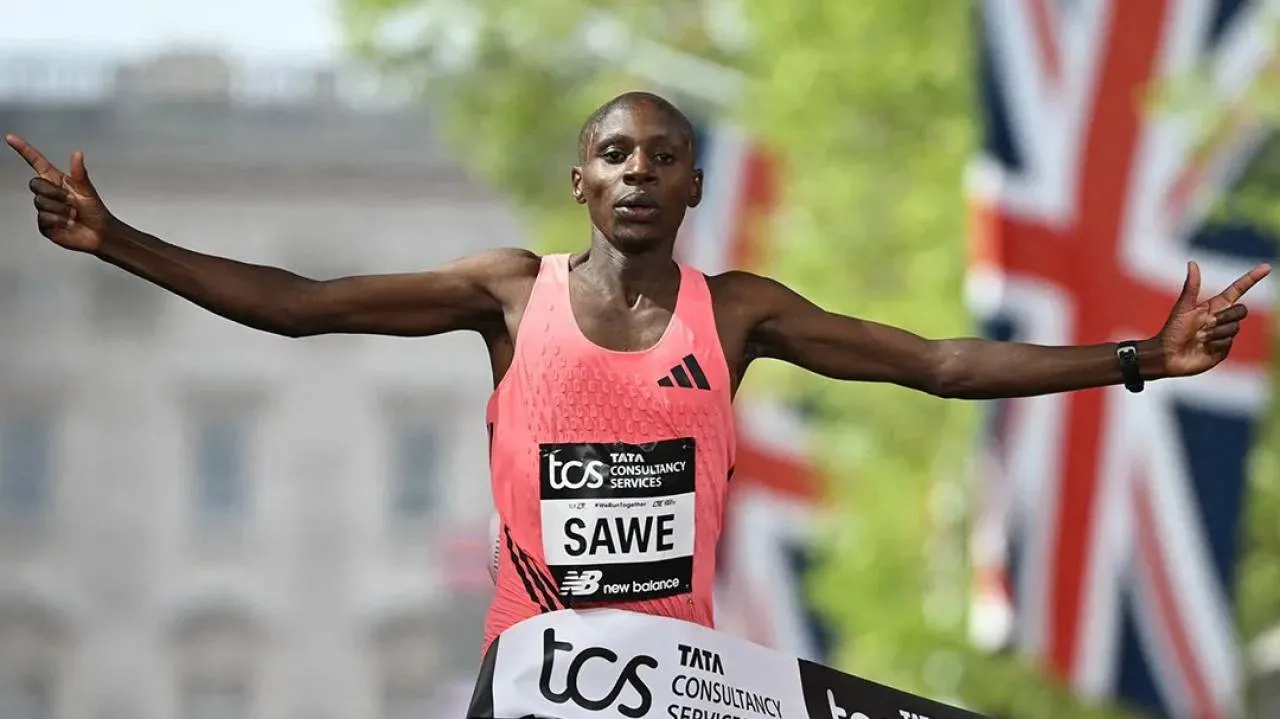 Nikt nie pobiegł tak szybko! Historyczny wynik podczas Maratonu Londyńskiego