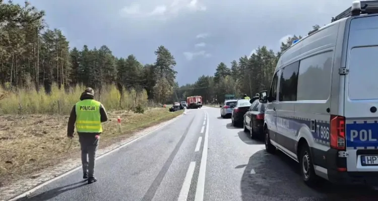 Samochody po zderzeniu stanęły w płomieniach. Są ofiary śmiertelne